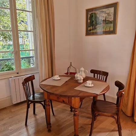 Les Demeures Du Parc, La Bourbonnaise, Proche Des Thermes Апартаменты *