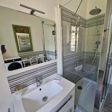 Апартаменты Les Demeures Du Parc, La Bourbonnaise, Proche Des Thermes Бурбон-л’Аршамбо